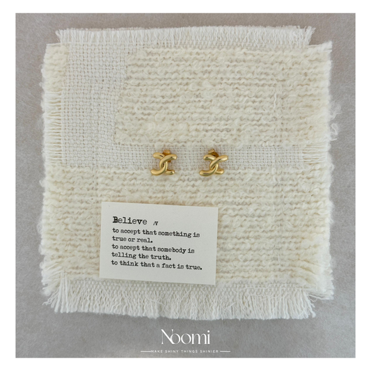 Double C Earrings in Gold